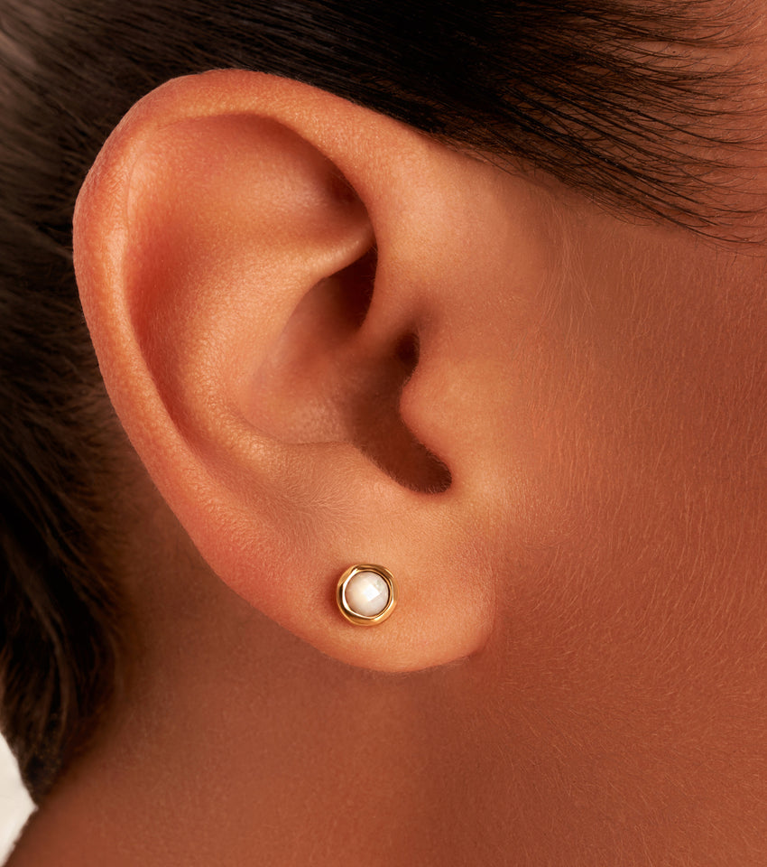 Mini White Quartz Stud Earrings (Gold)