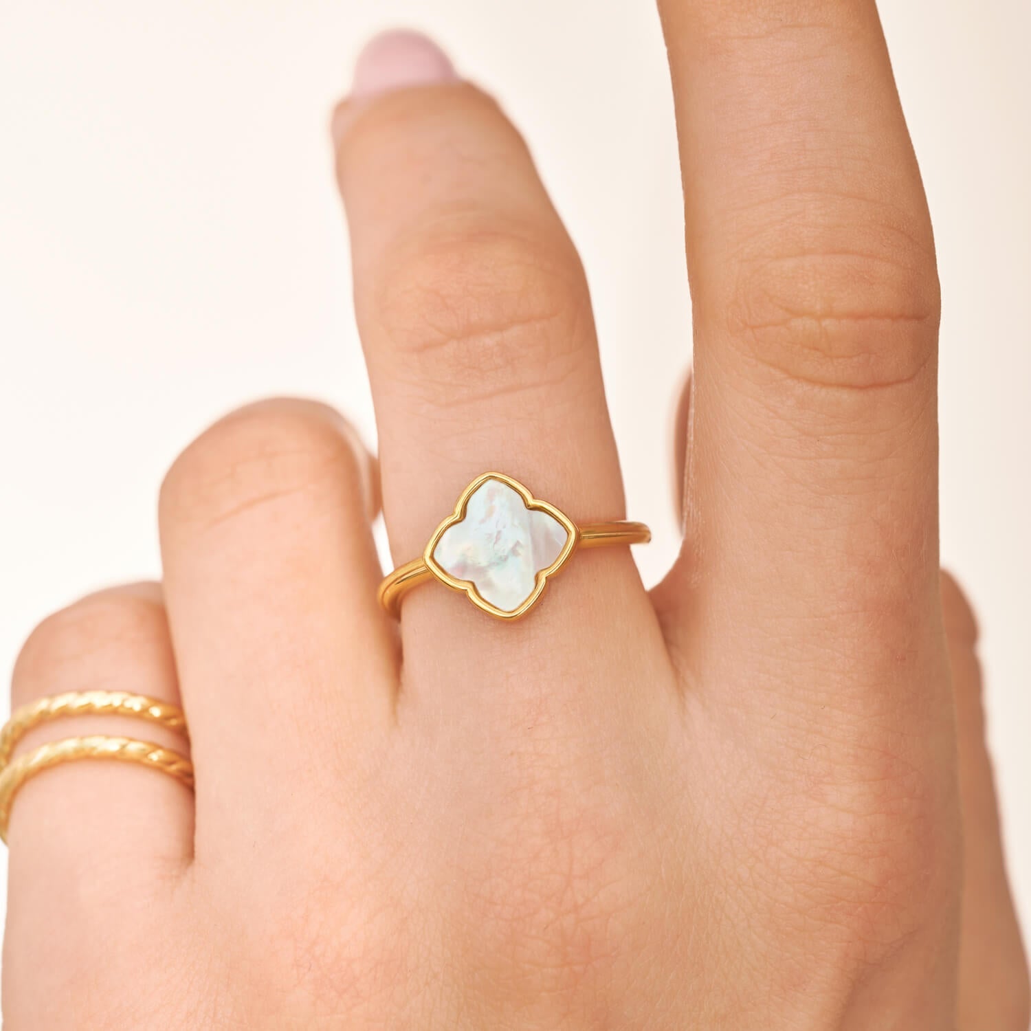 Pearl Clover Ring (Gold)